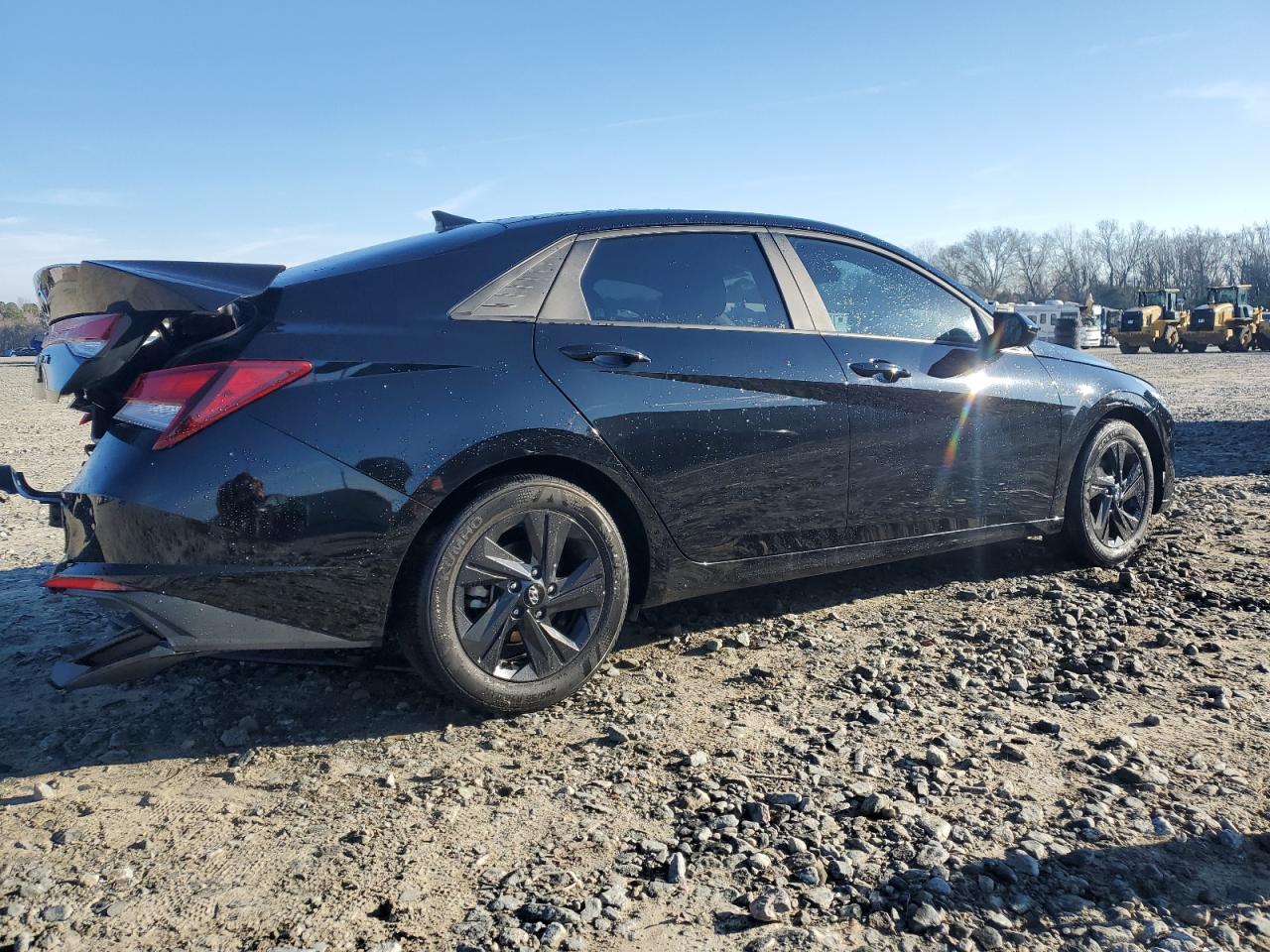 2023 Hyundai Elantra - Image 3