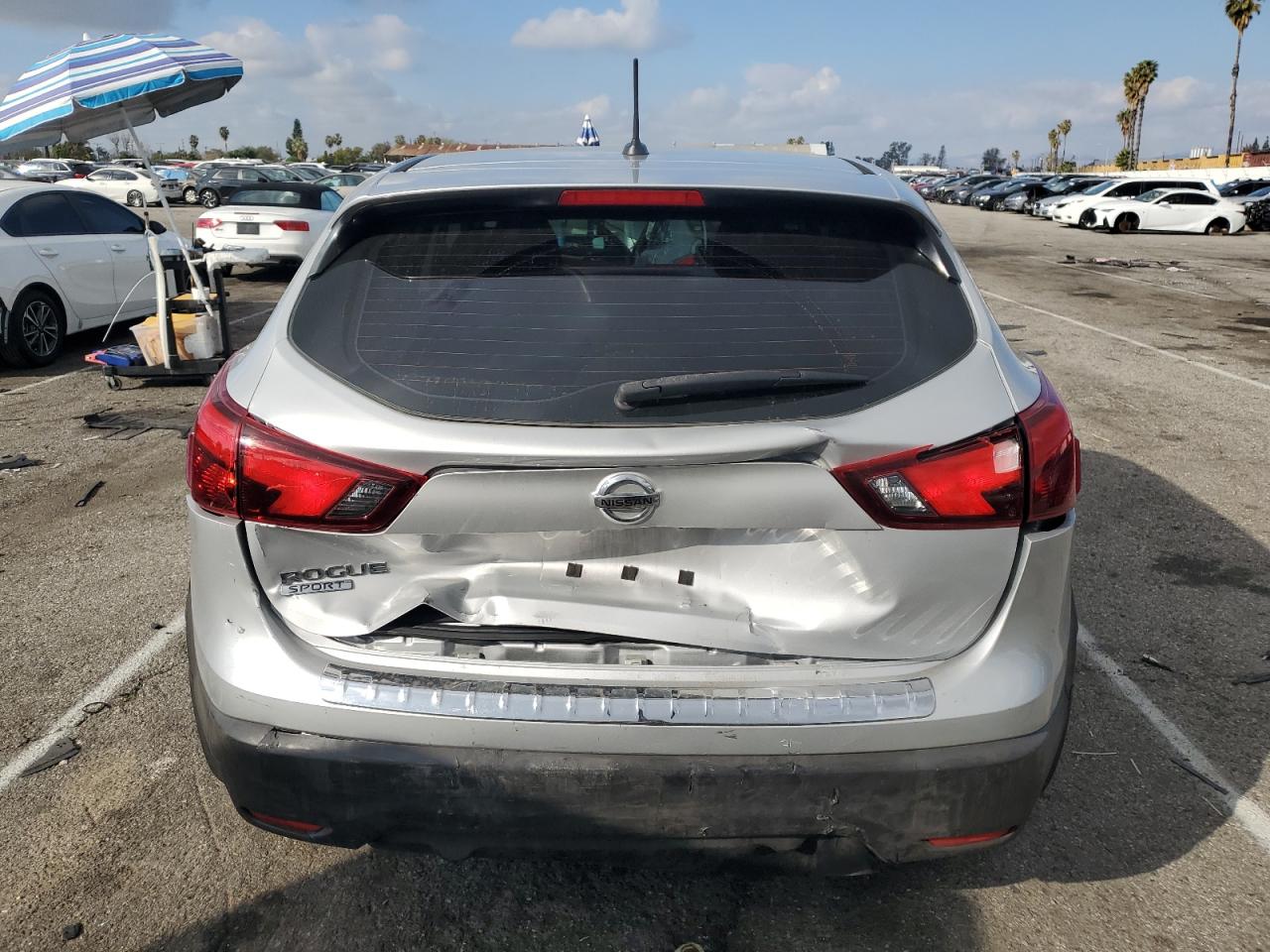 2017 Nissan Rogue - Image 6