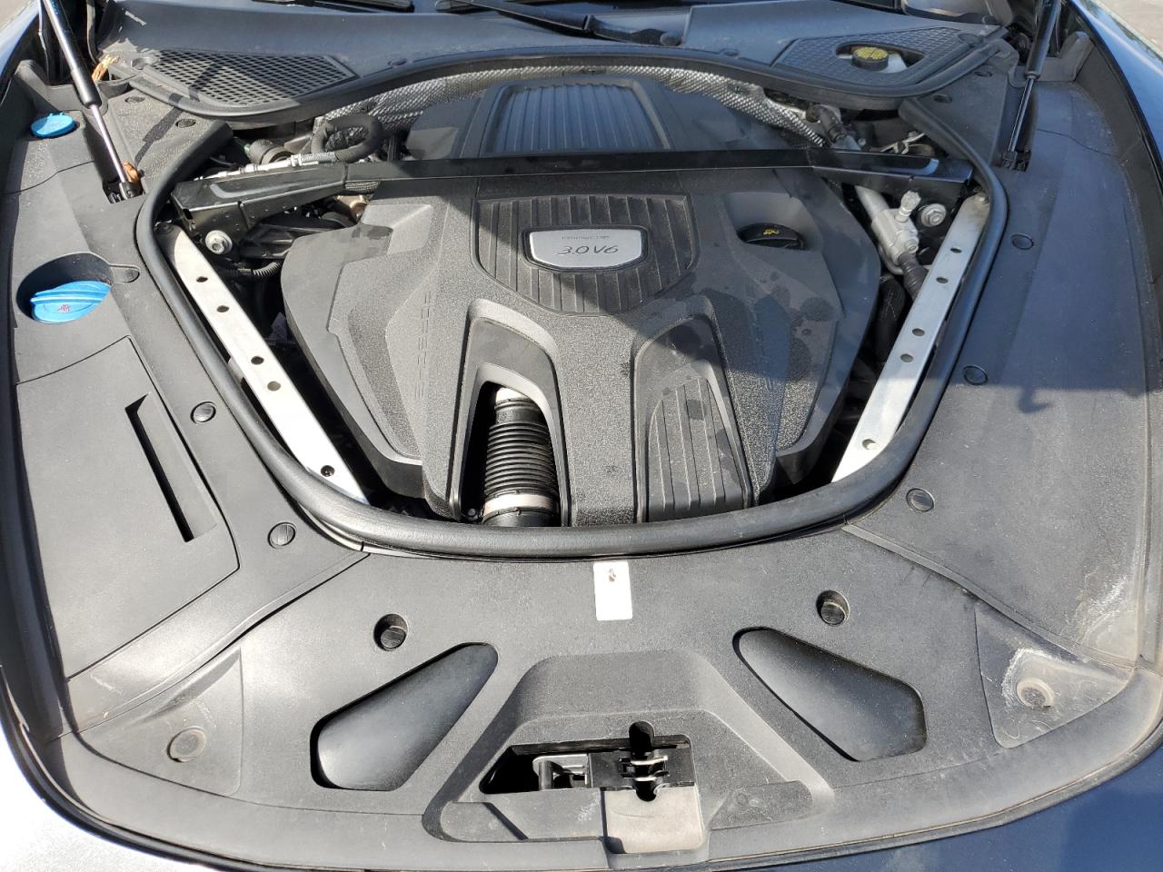 2018 Porsche Panamera - Image 11