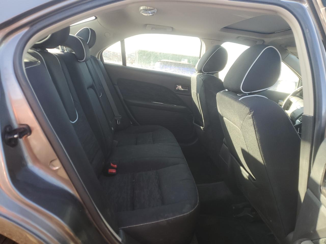 2012 Ford Fusion - Image 10