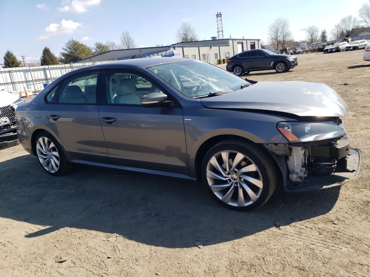 2015 Volkswagen Passat - Image 4