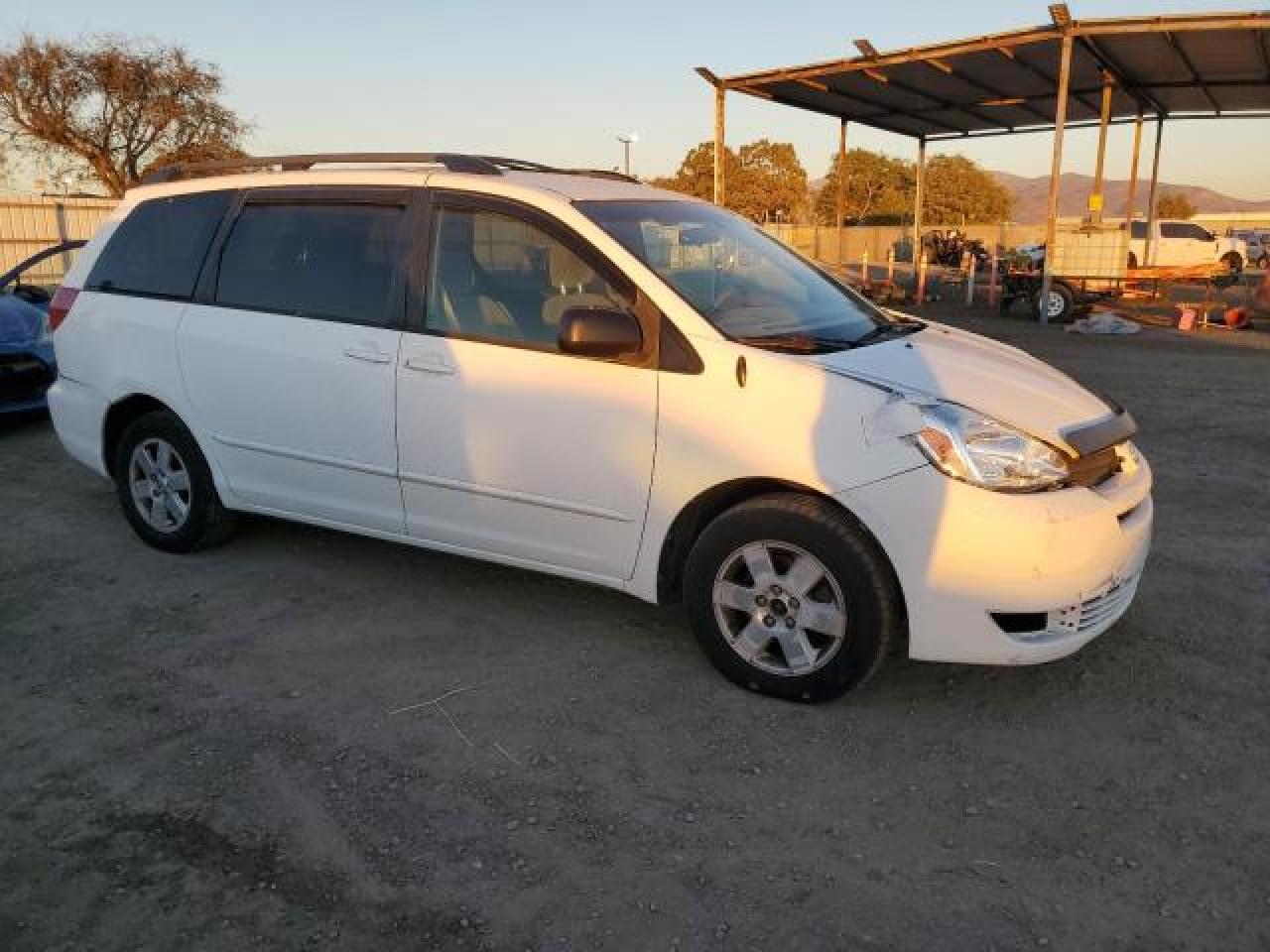2004 Toyota Sienna - Image 4