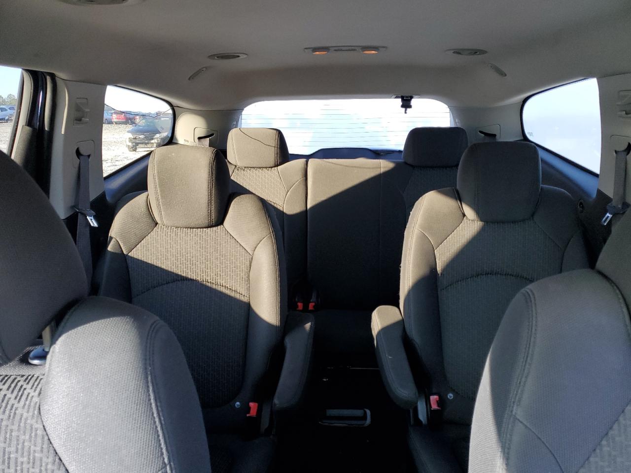 2010 Chevrolet Traverse - Image 10