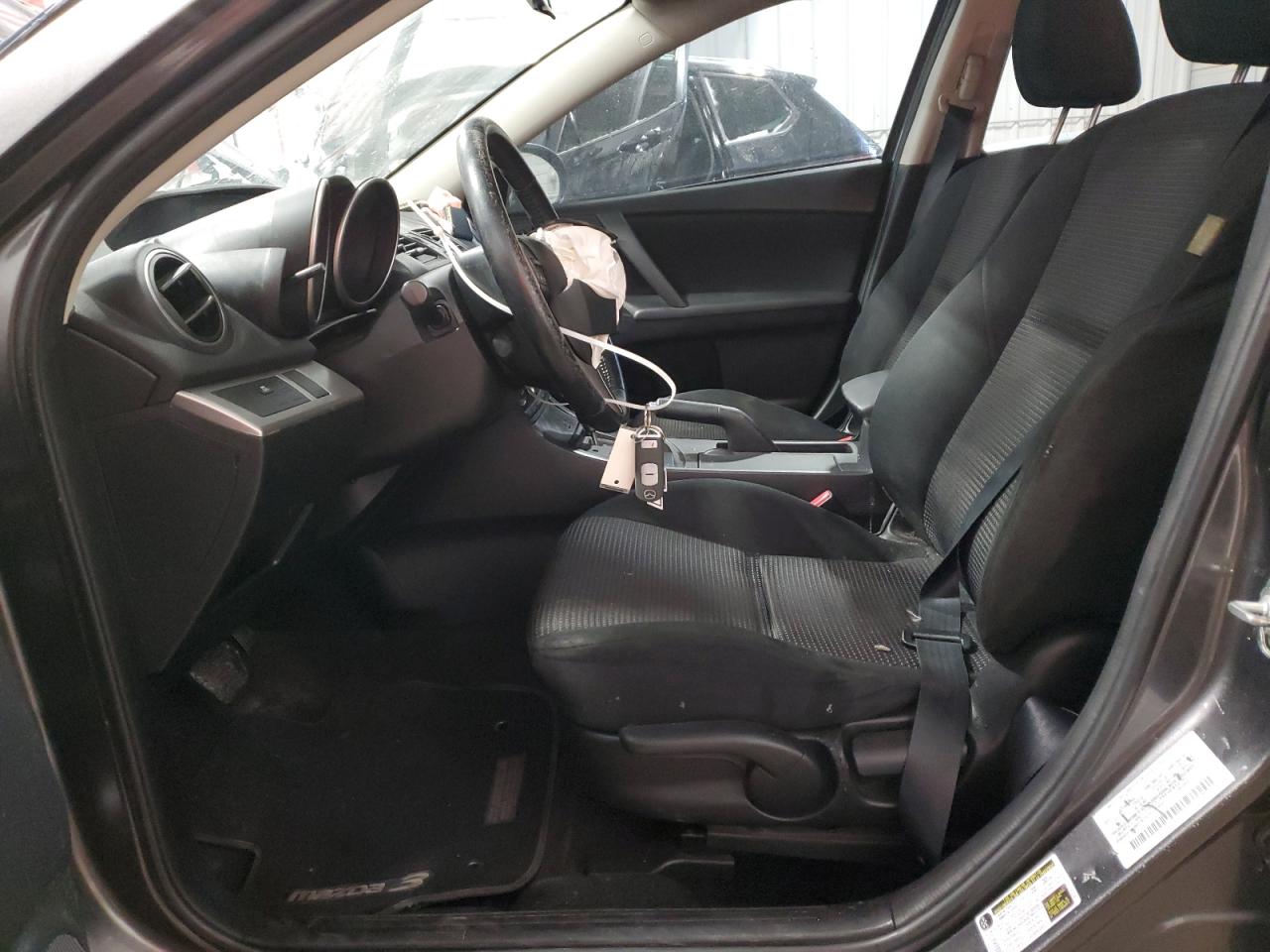 2013 Mazda 3 - Image 7