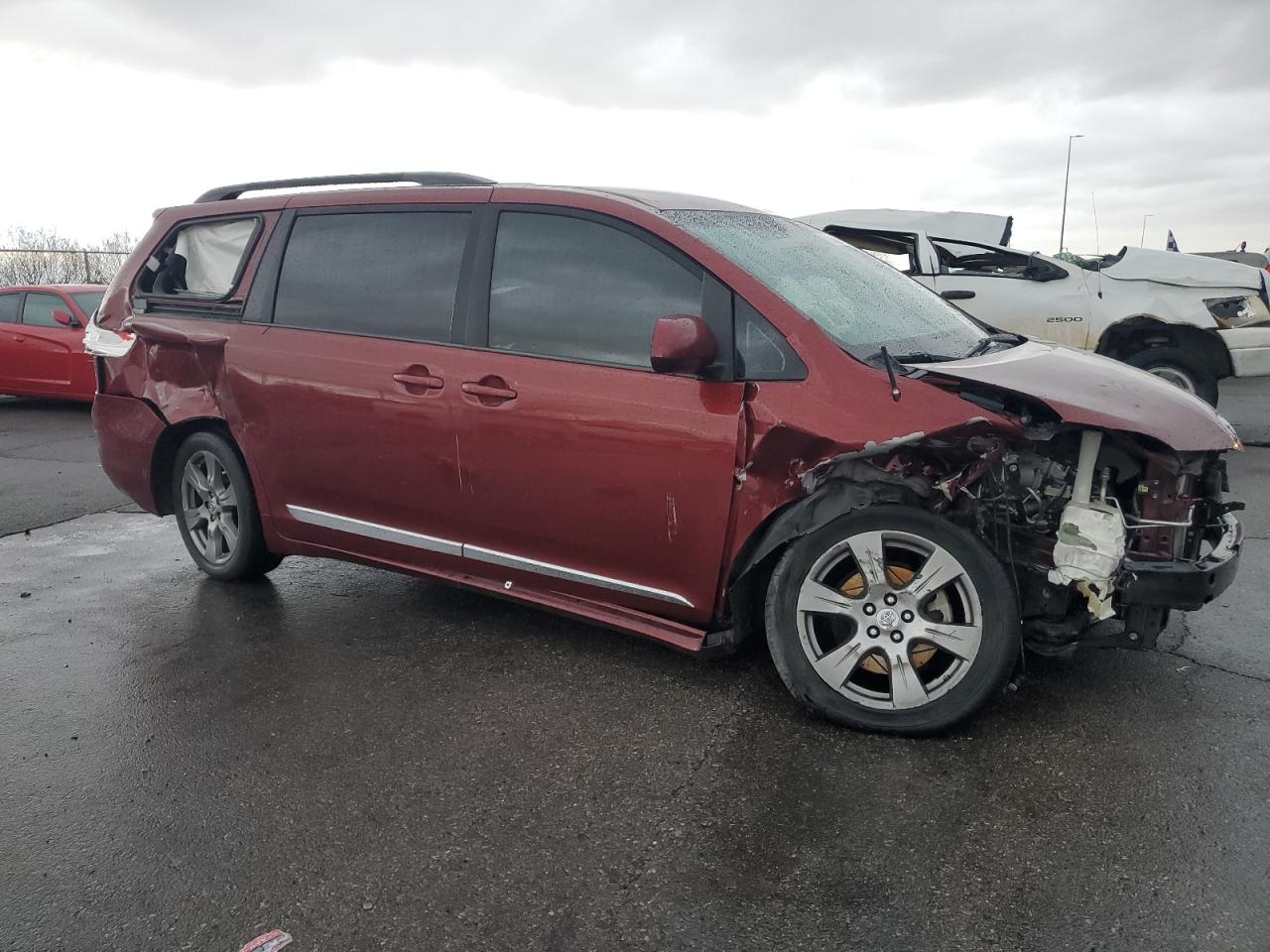 2013 Toyota Sienna - Image 4