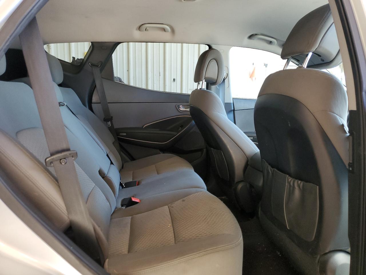 2017 Hyundai Santa Fe - Image 11