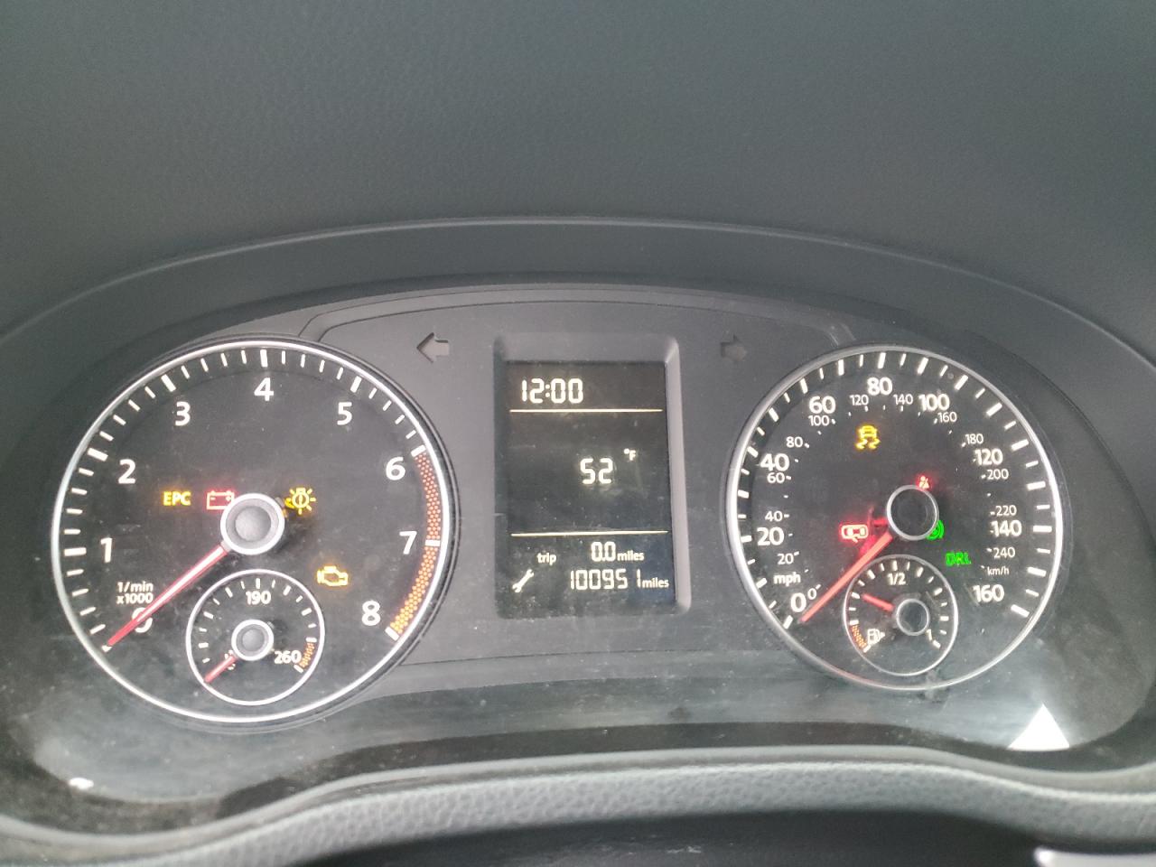 2015 Volkswagen Passat - Image 9