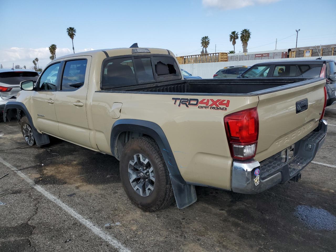2016 Toyota Tacoma - Image 2