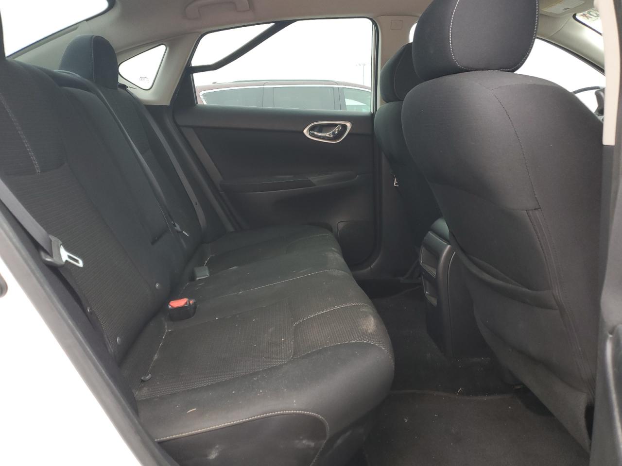2015 Nissan Sentra - Image 10