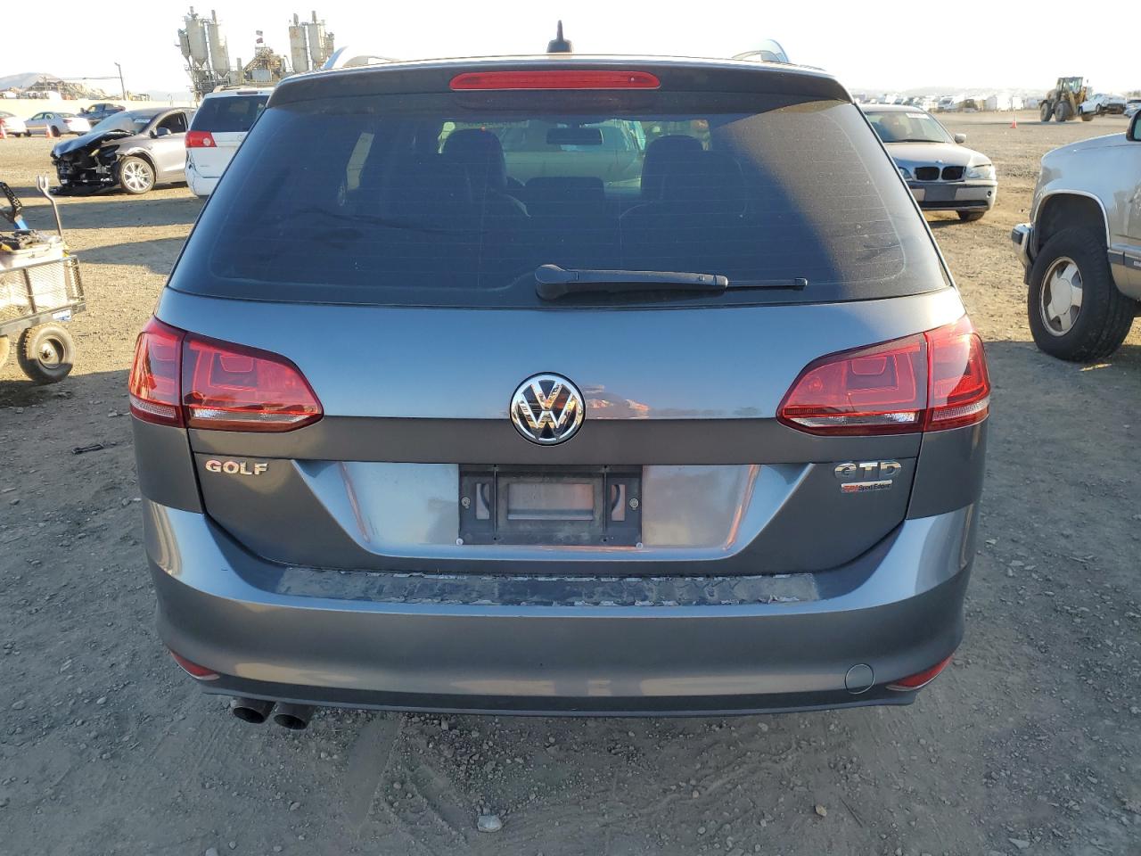2015 Volkswagen Golf - Image 6
