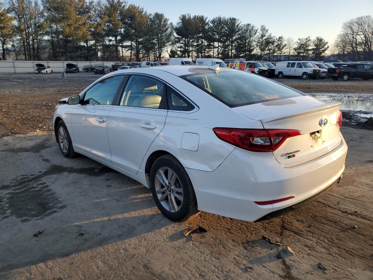 2015 Hyundai Sonata - Image 2