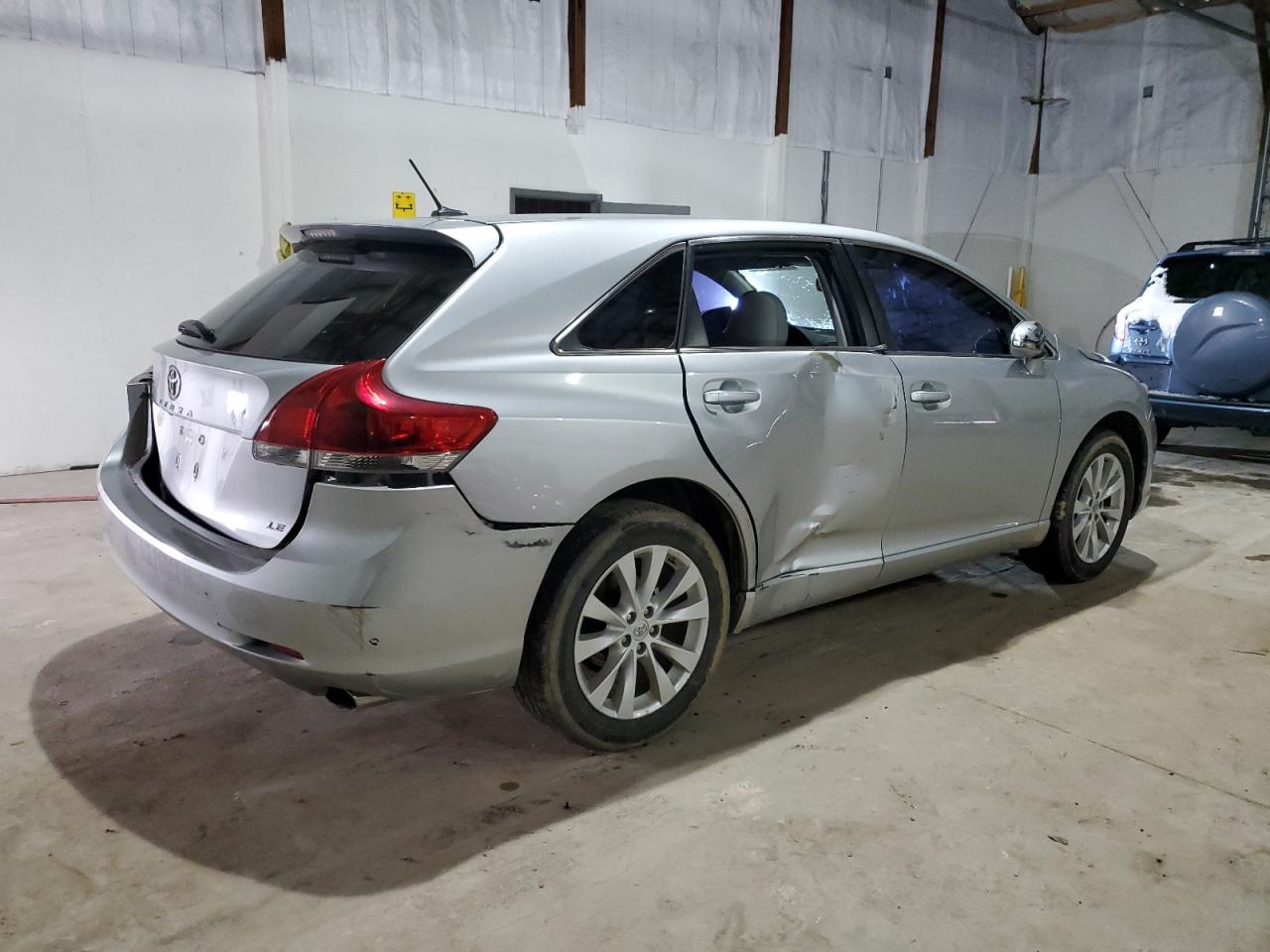 2015 Toyota Venza - Image 3