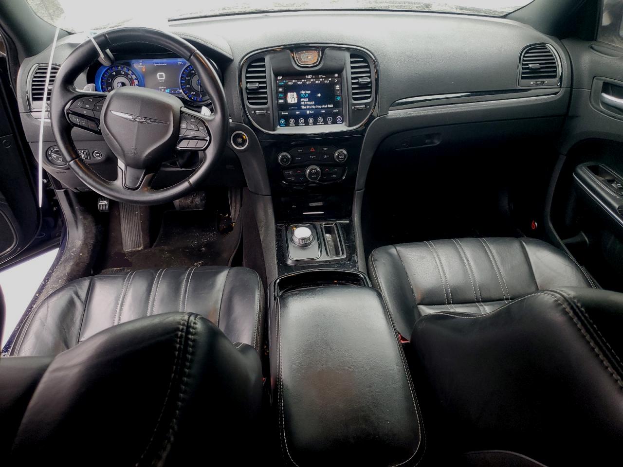 2017 Chrysler 300 - Image 8