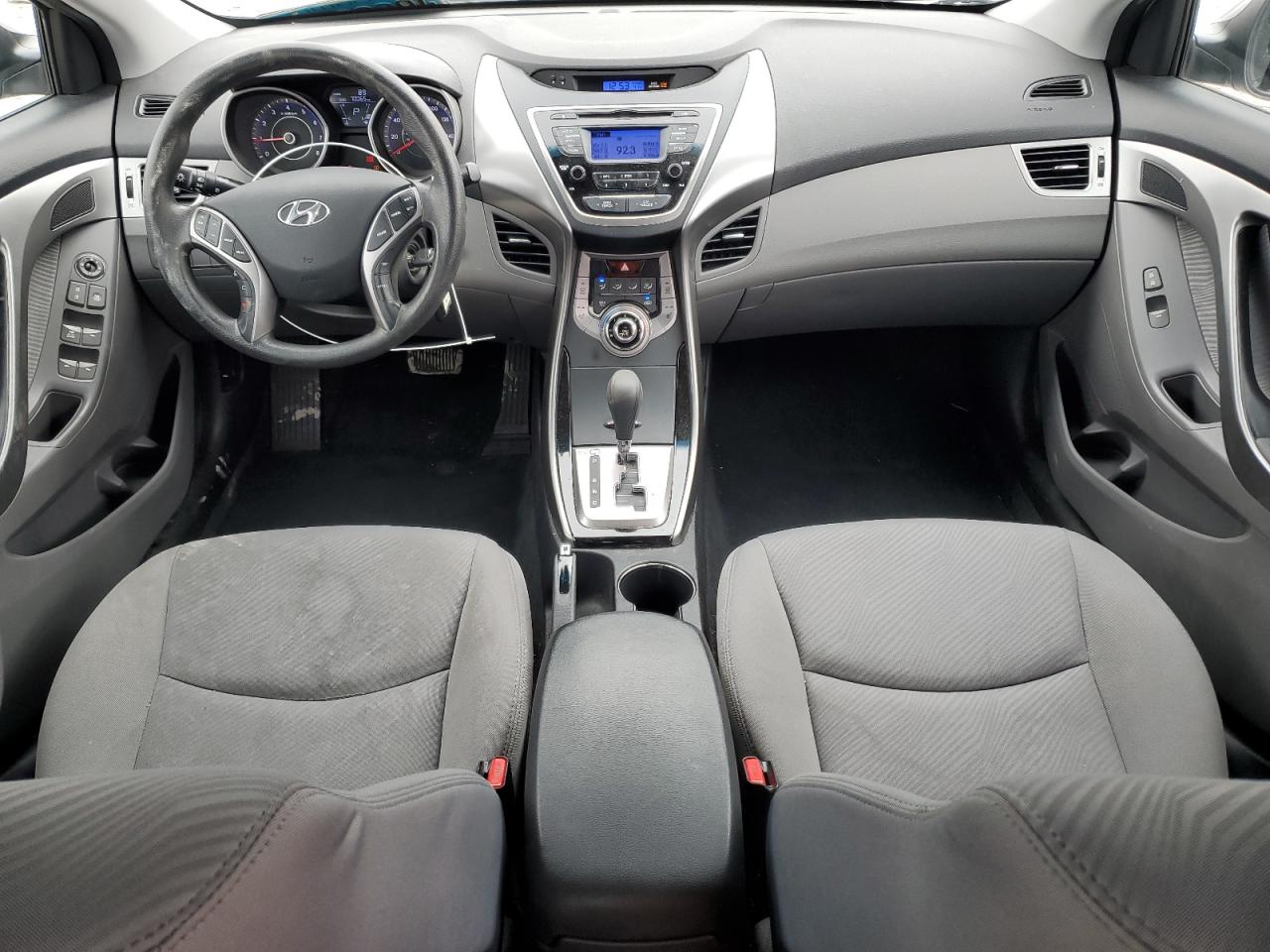 2013 Hyundai Elantra - Image 8