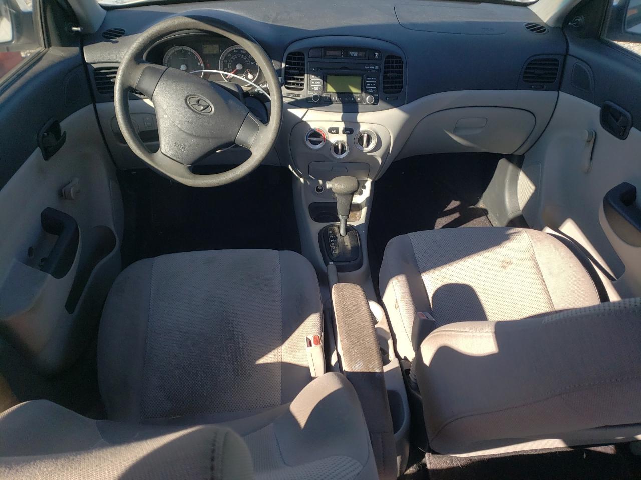 2008 Hyundai Accent - Image 8