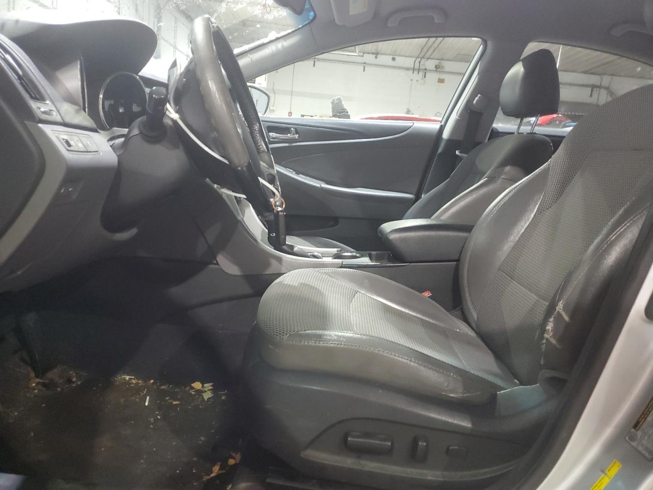 2012 Hyundai Sonata - Image 7