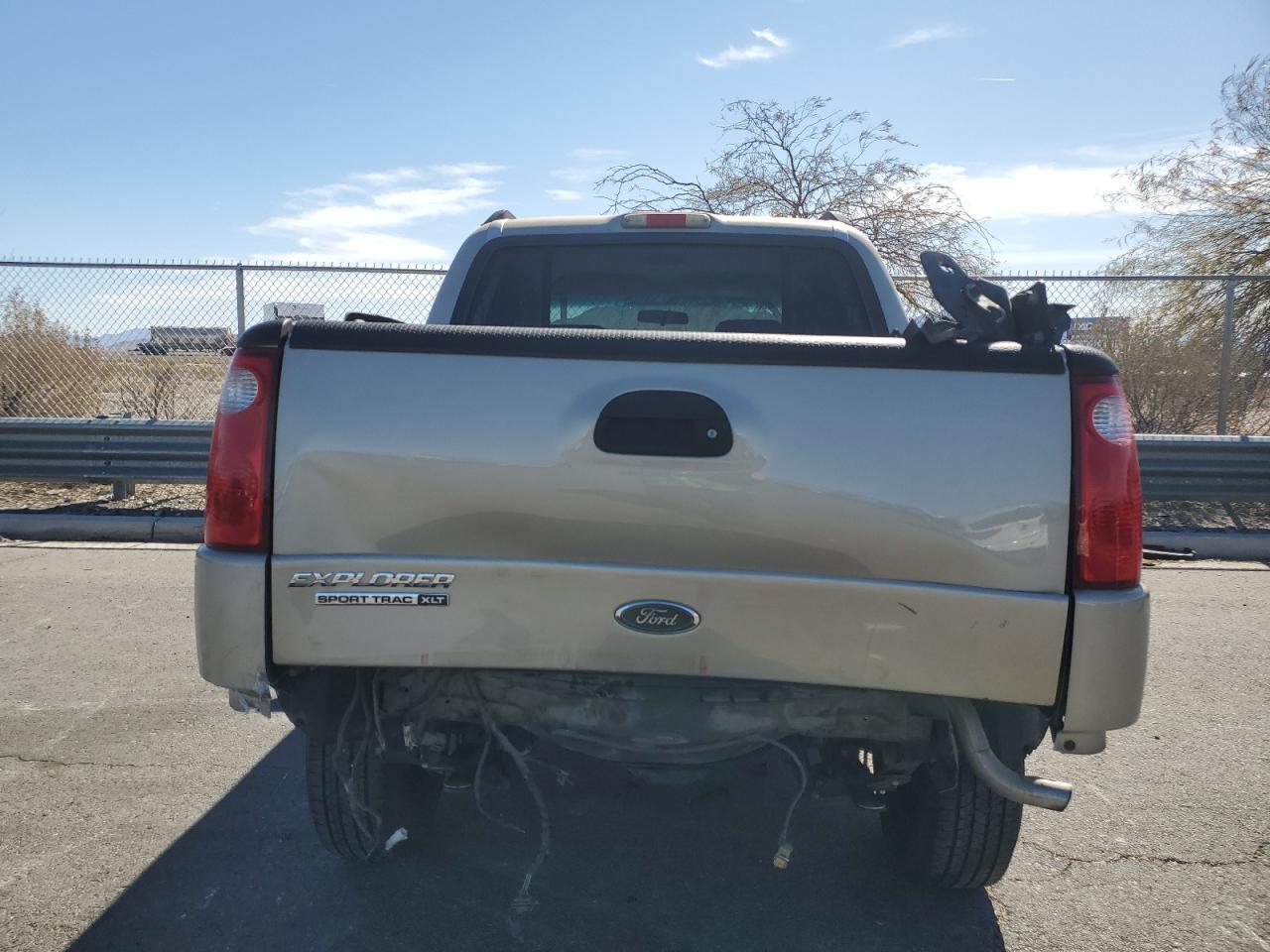 2004 Ford Explorer Sport Trac VIN: 1FMZU67K14UC35135 Lot: 45241115