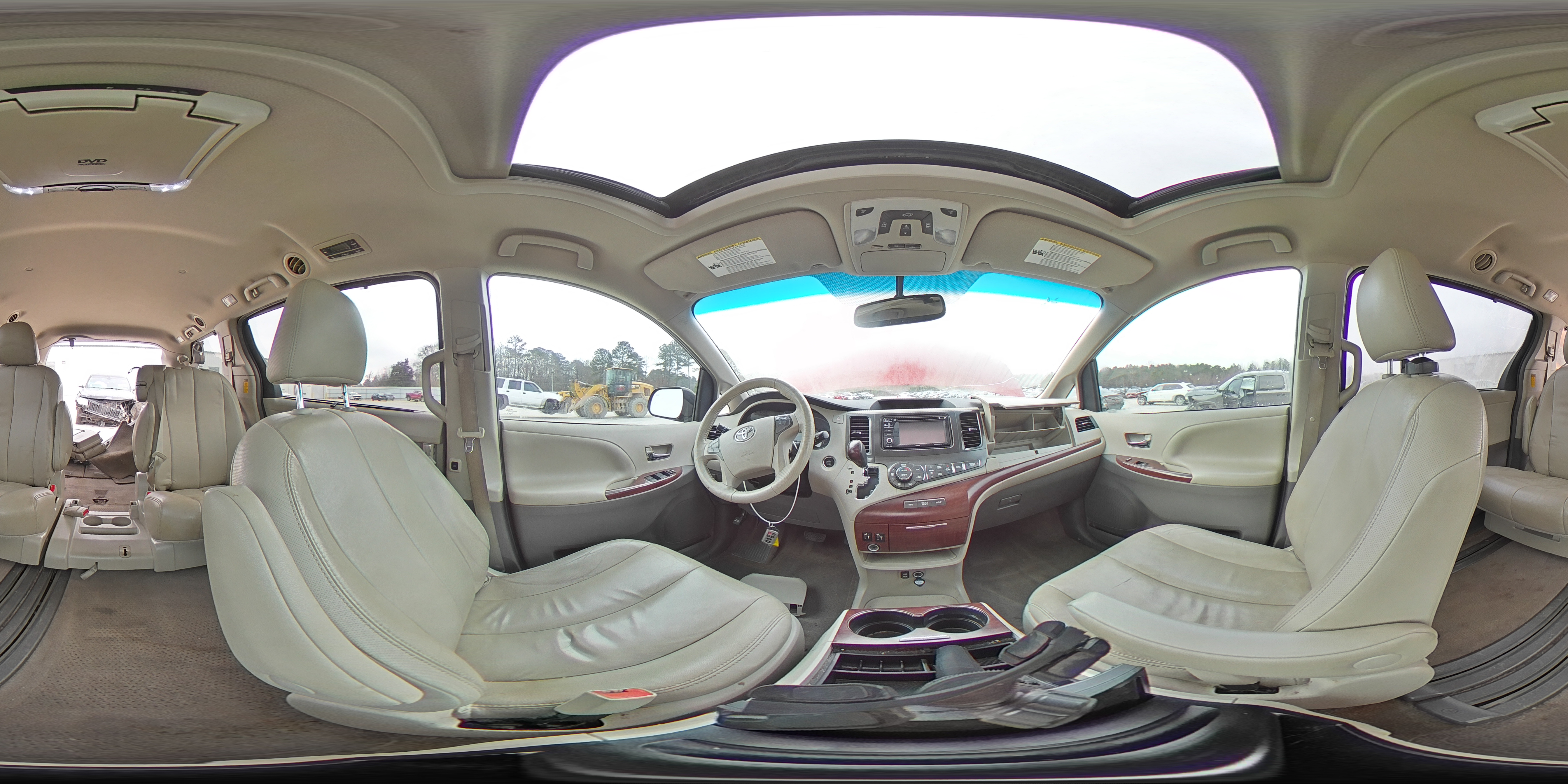 2014 Toyota Sienna - Image 14