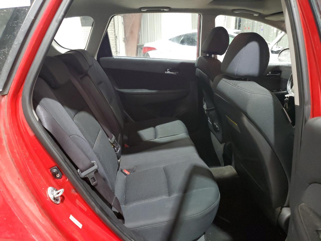 2010 Hyundai Elantra - Image 10