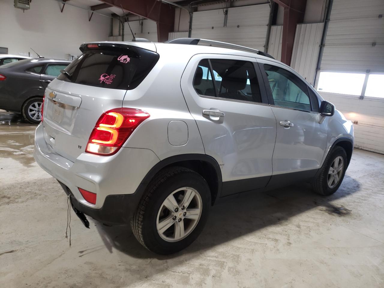 2020 Chevrolet Trax - Image 3