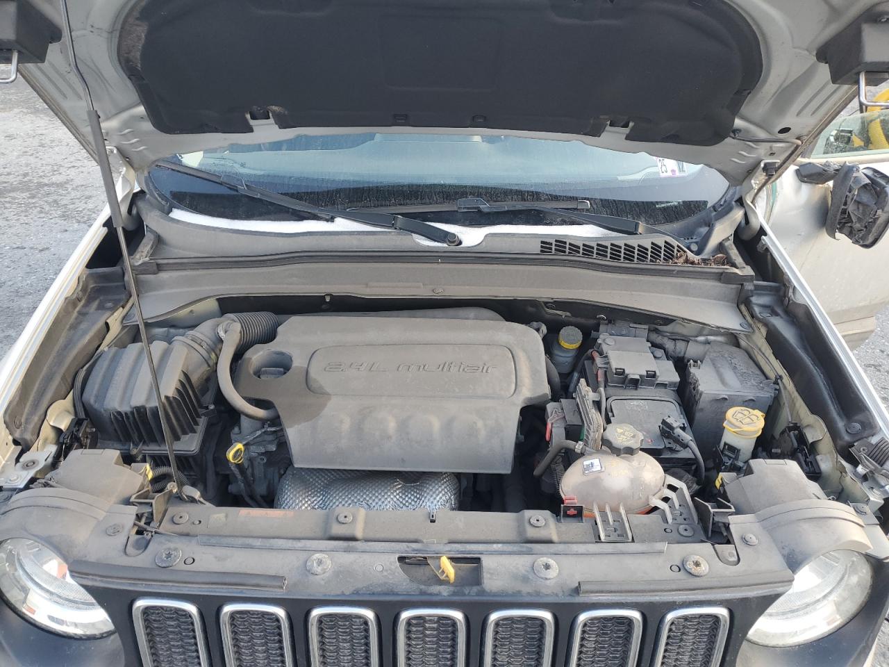 2016 Jeep Renegade - Image 13
