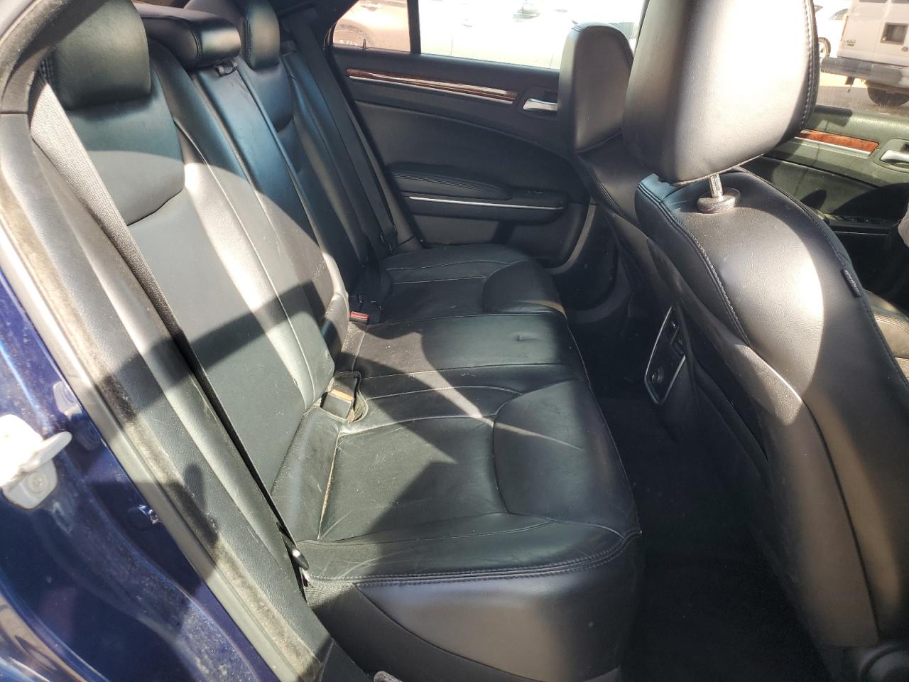 2013 Chrysler 300 - Image 10