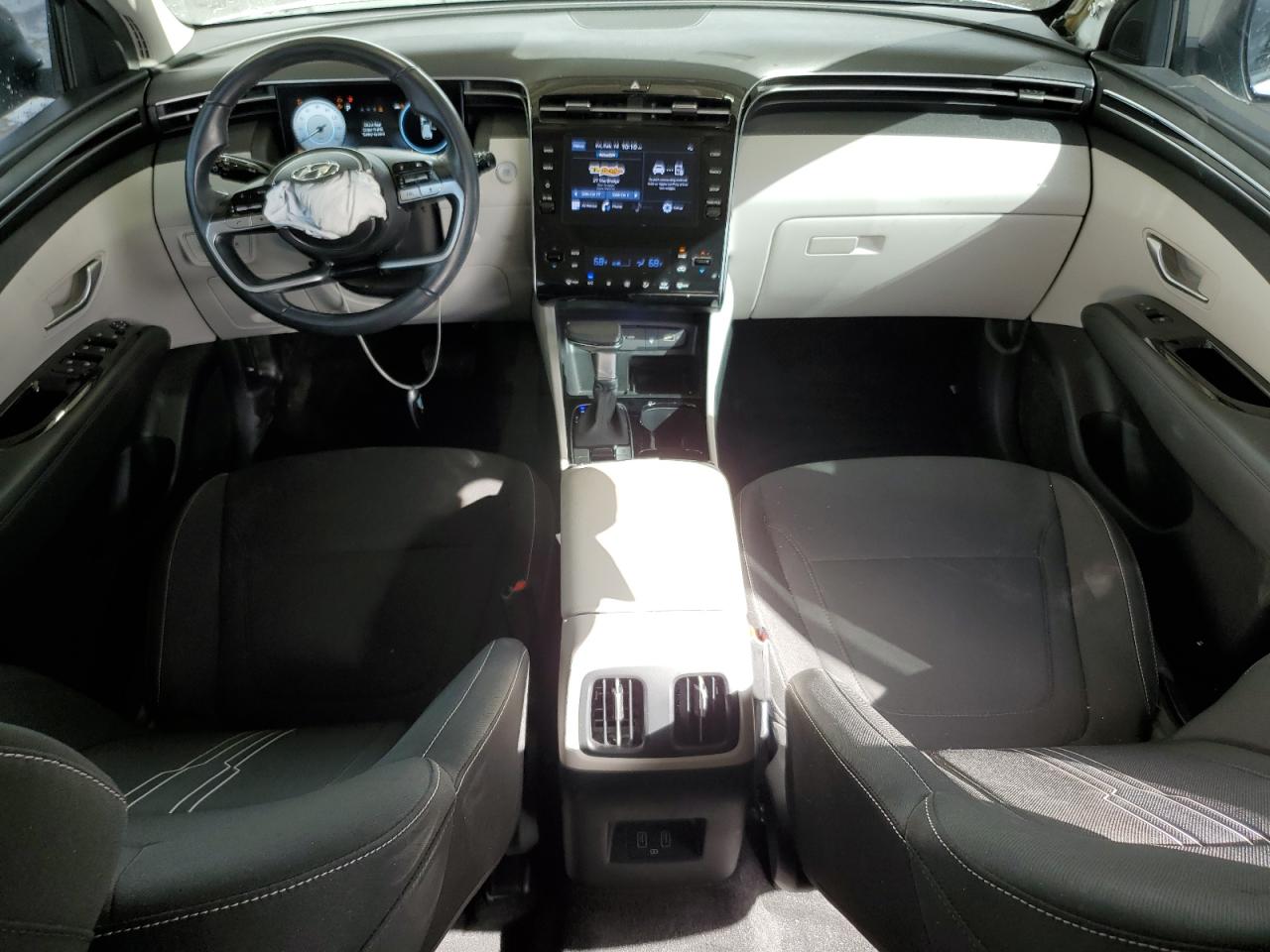 2022 Hyundai Tucson - Image 8