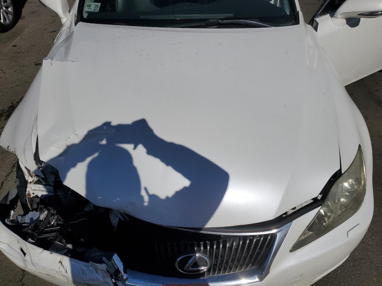 2010 Lexus IS - Image 11