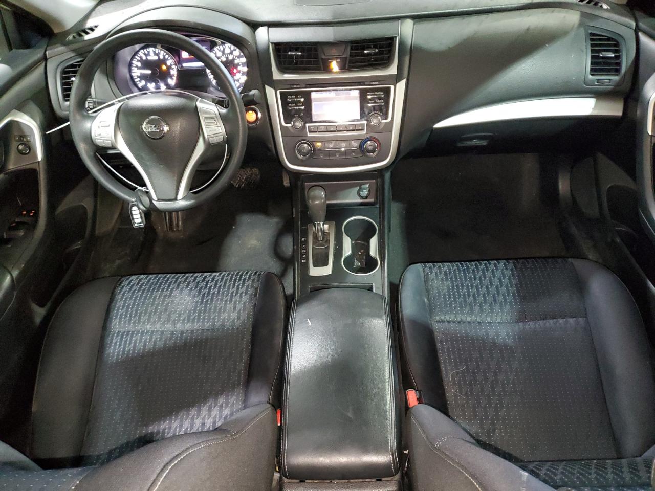 2016 Nissan Altima - Image 8