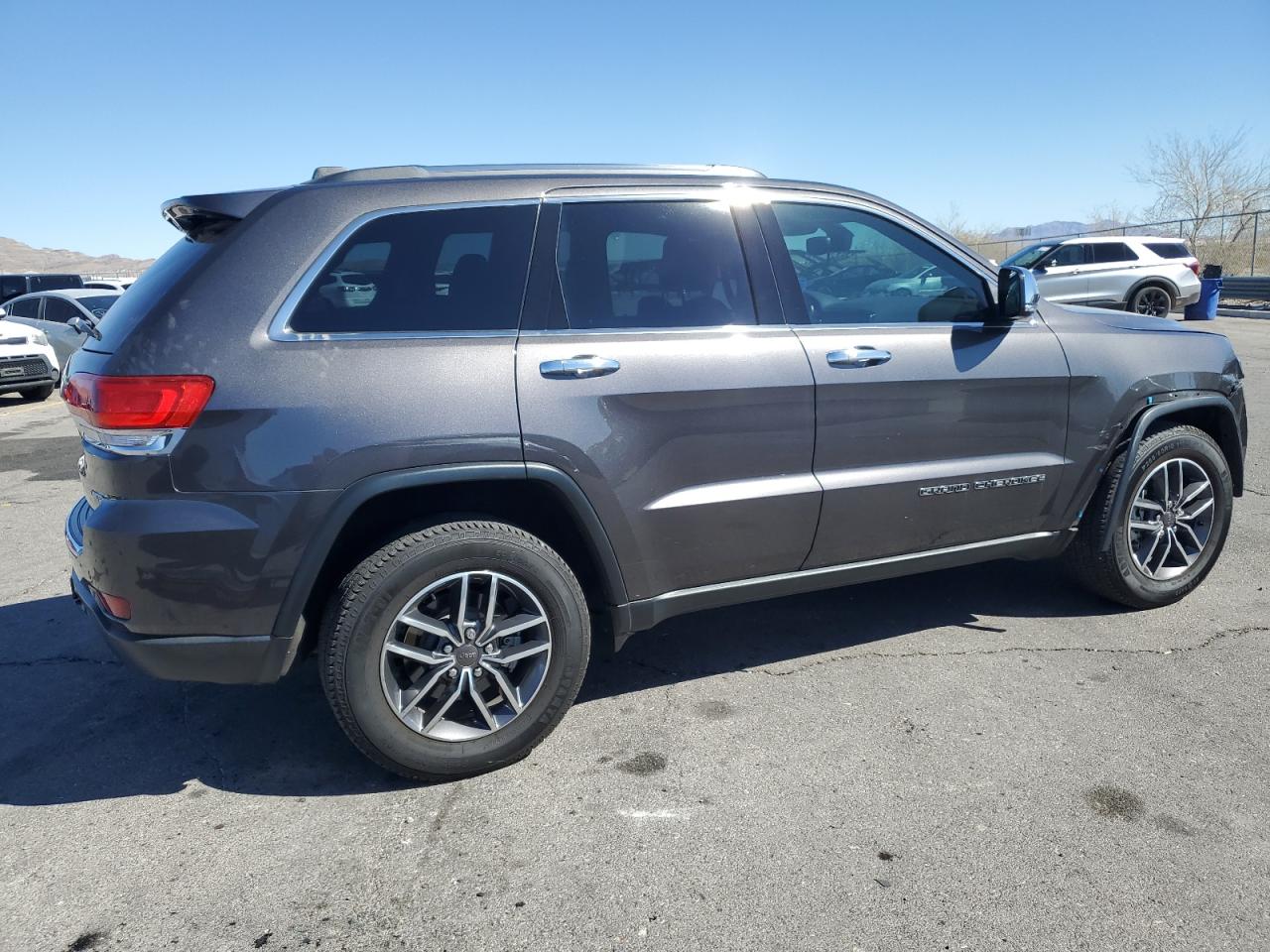 2019 Jeep Grand Cherokee - Image 3