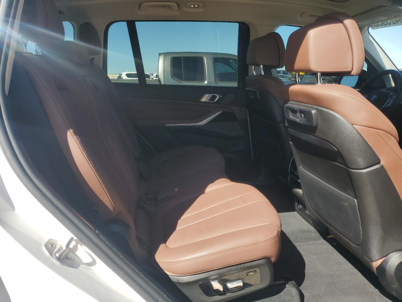2020 BMW X7 - Image 11
