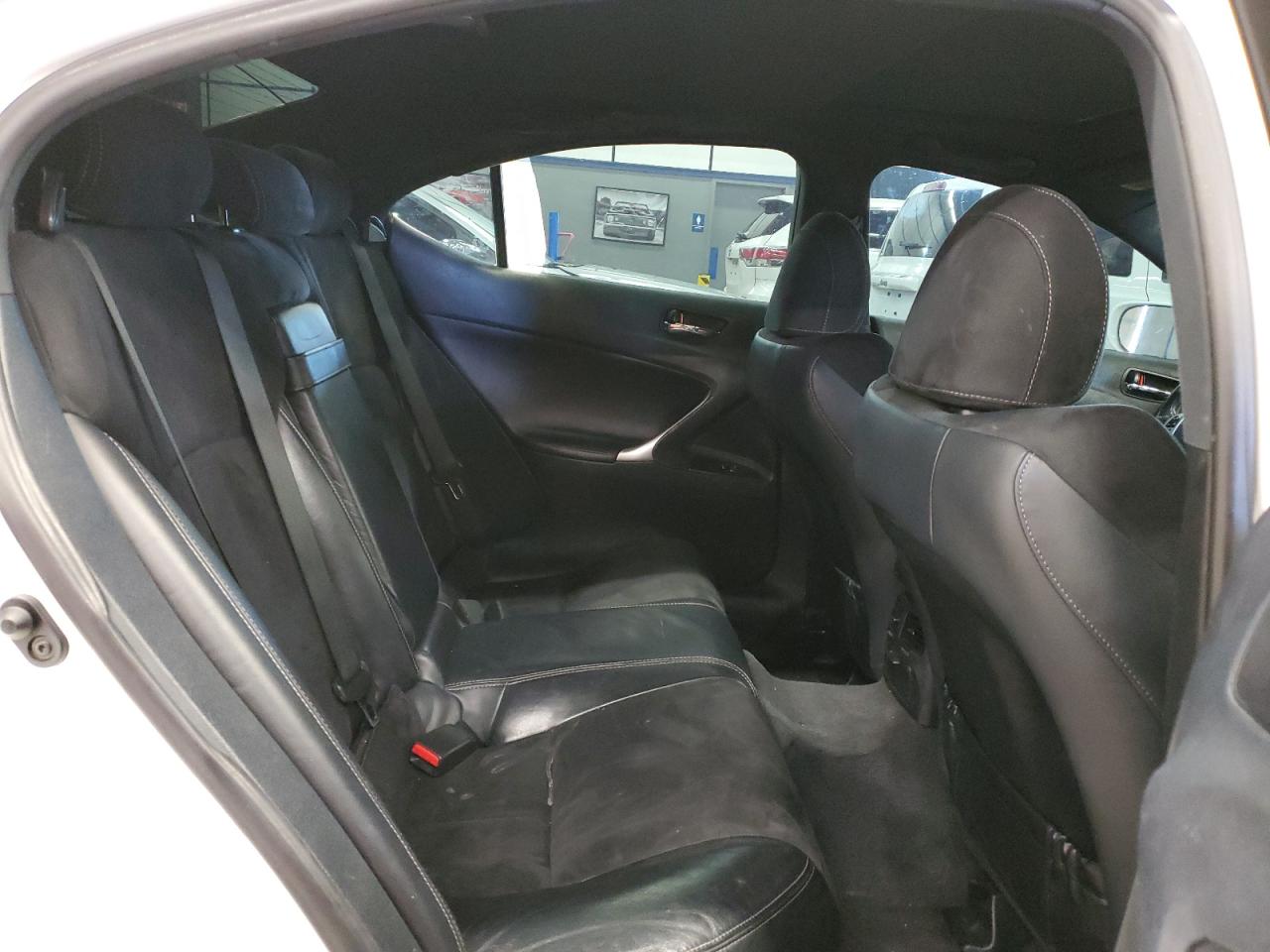 2012 Lexus IS - Image 10
