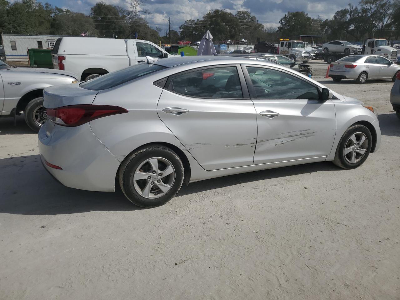 2015 Hyundai Elantra - Image 3