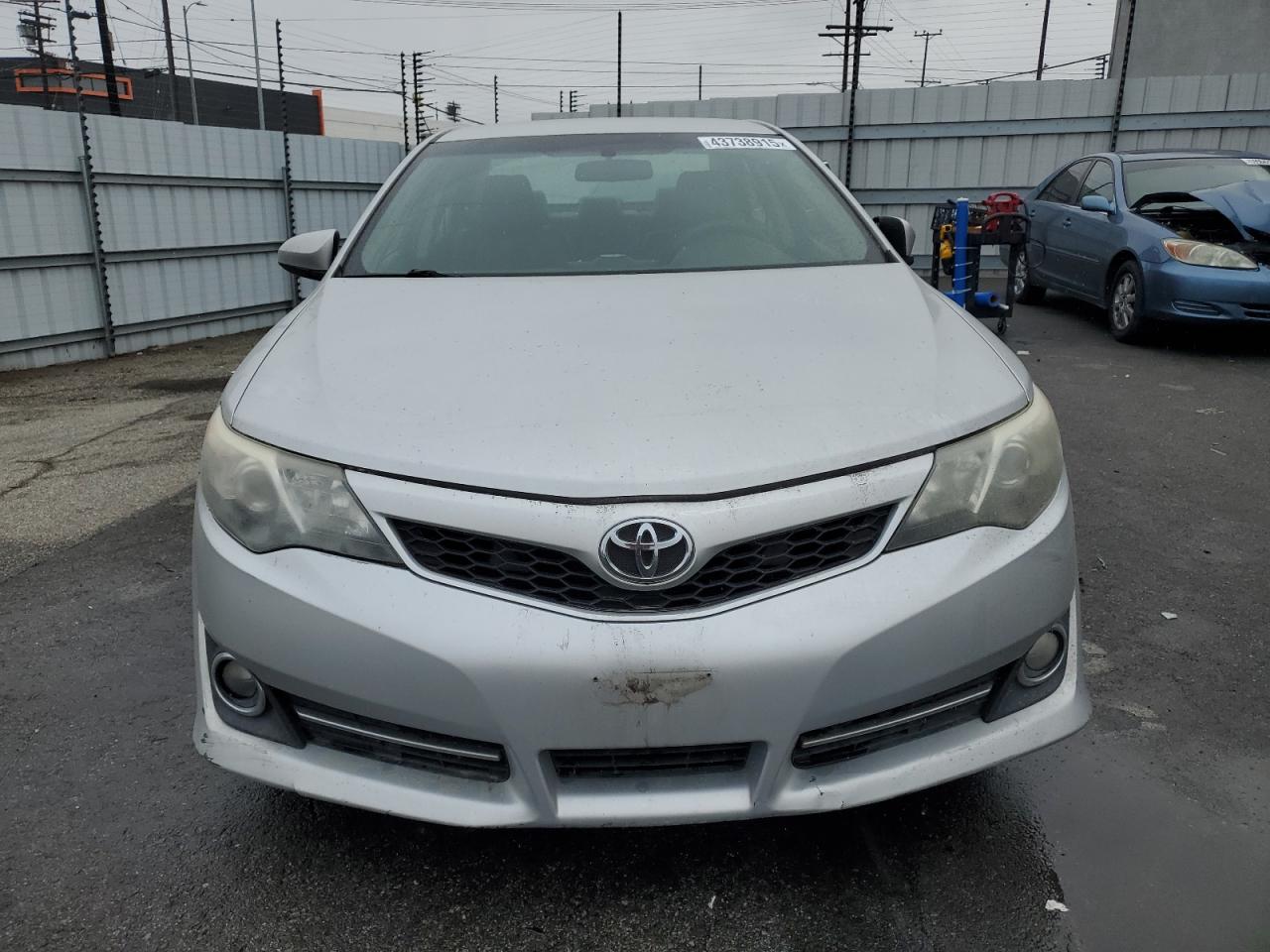 2014 Toyota Camry - Image 5