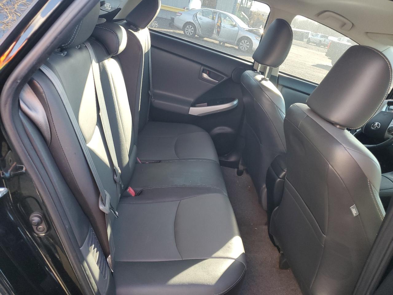2014 Toyota Prius - Image 11