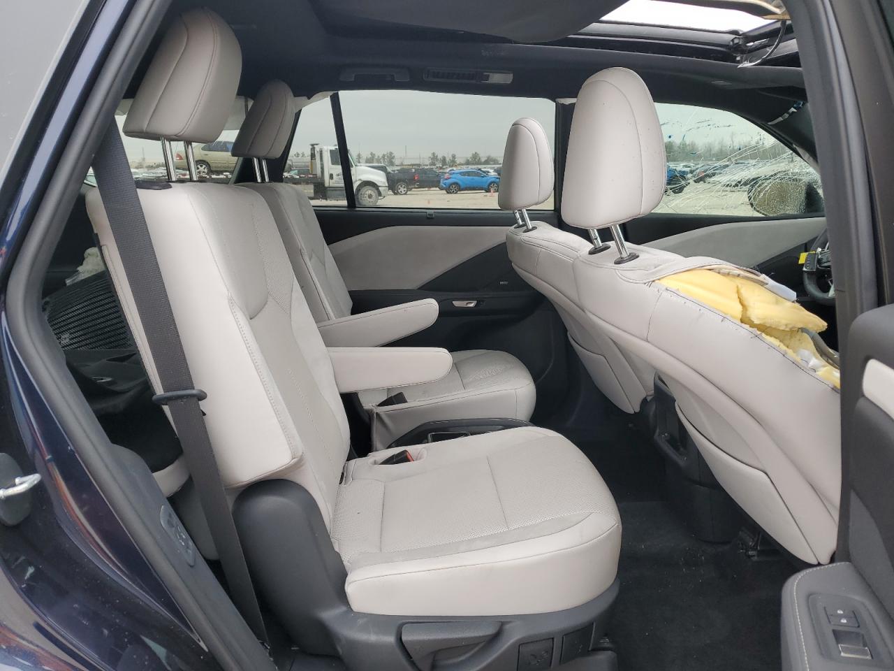 2024 Lexus TX - Image 11
