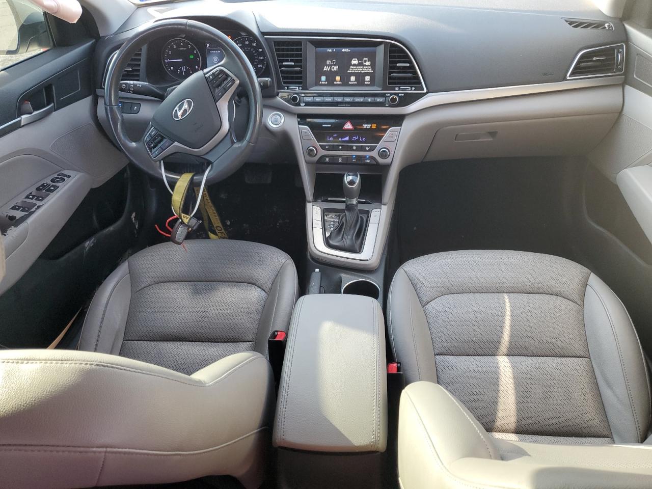 2018 Hyundai Elantra - Image 8
