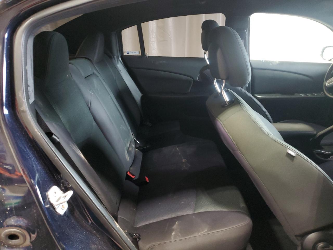 2012 Chrysler 200 - Image 10