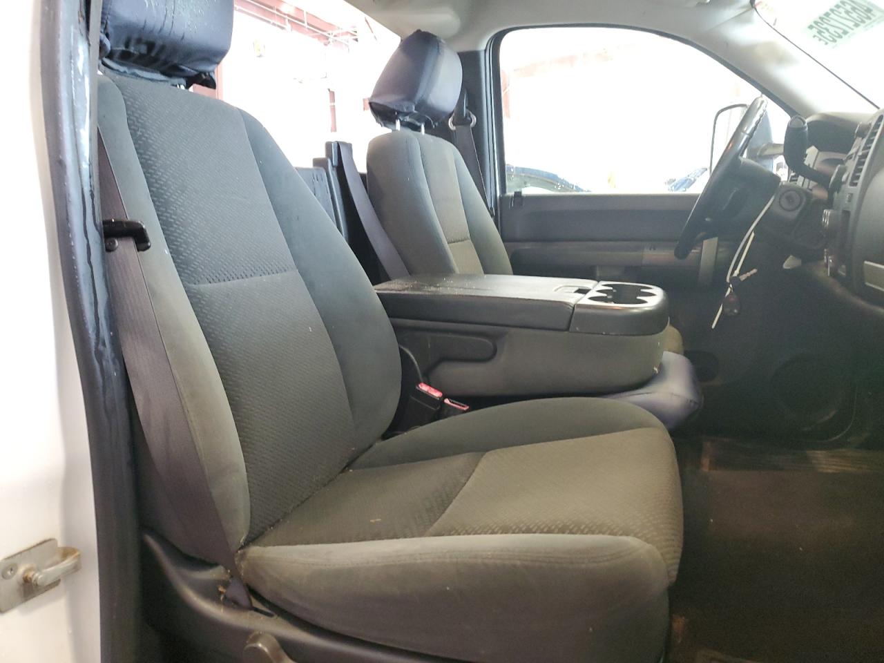 2007 Chevrolet Silverado - Image 10