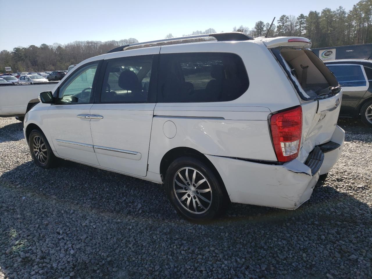 2012 Kia Sedona - Image 2
