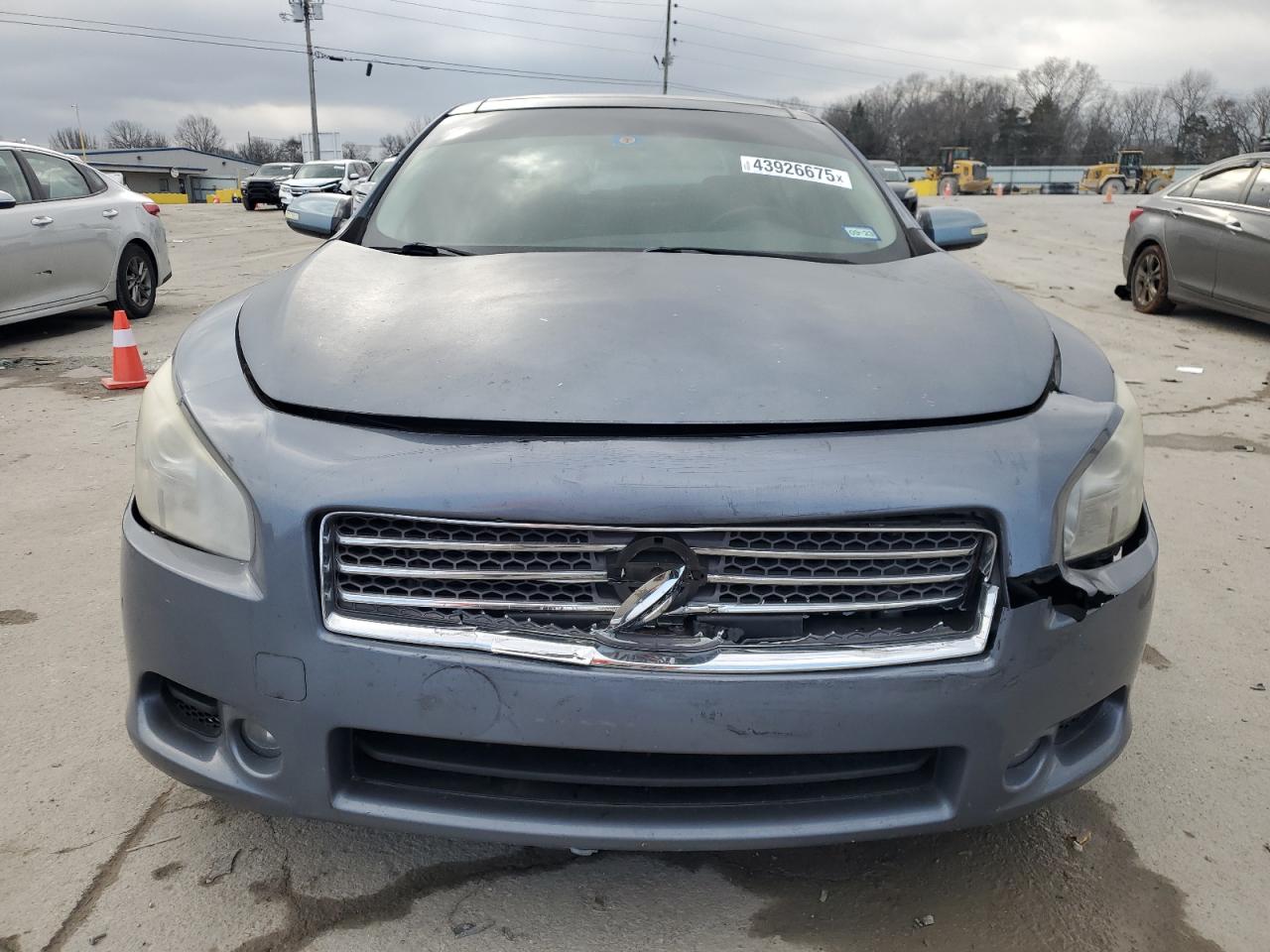 2010 Nissan Maxima - Image 5