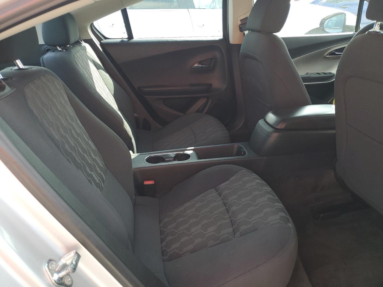 2011 Chevrolet Volt - Image 10