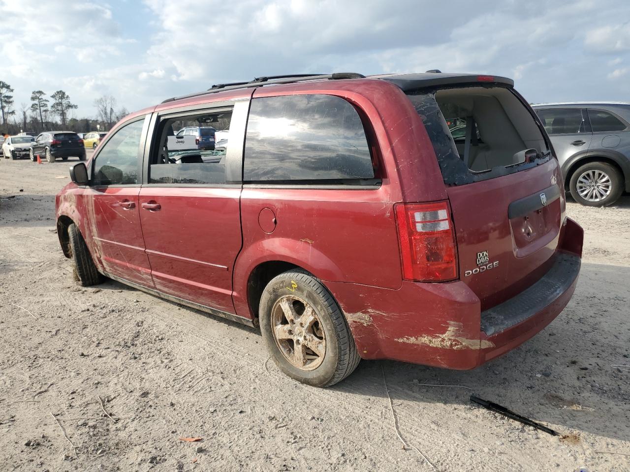 2010 Dodge Caravan - Image 2