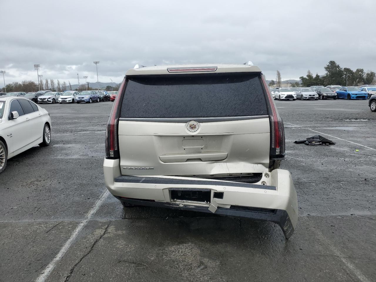 2015 Cadillac Escalade - Image 6