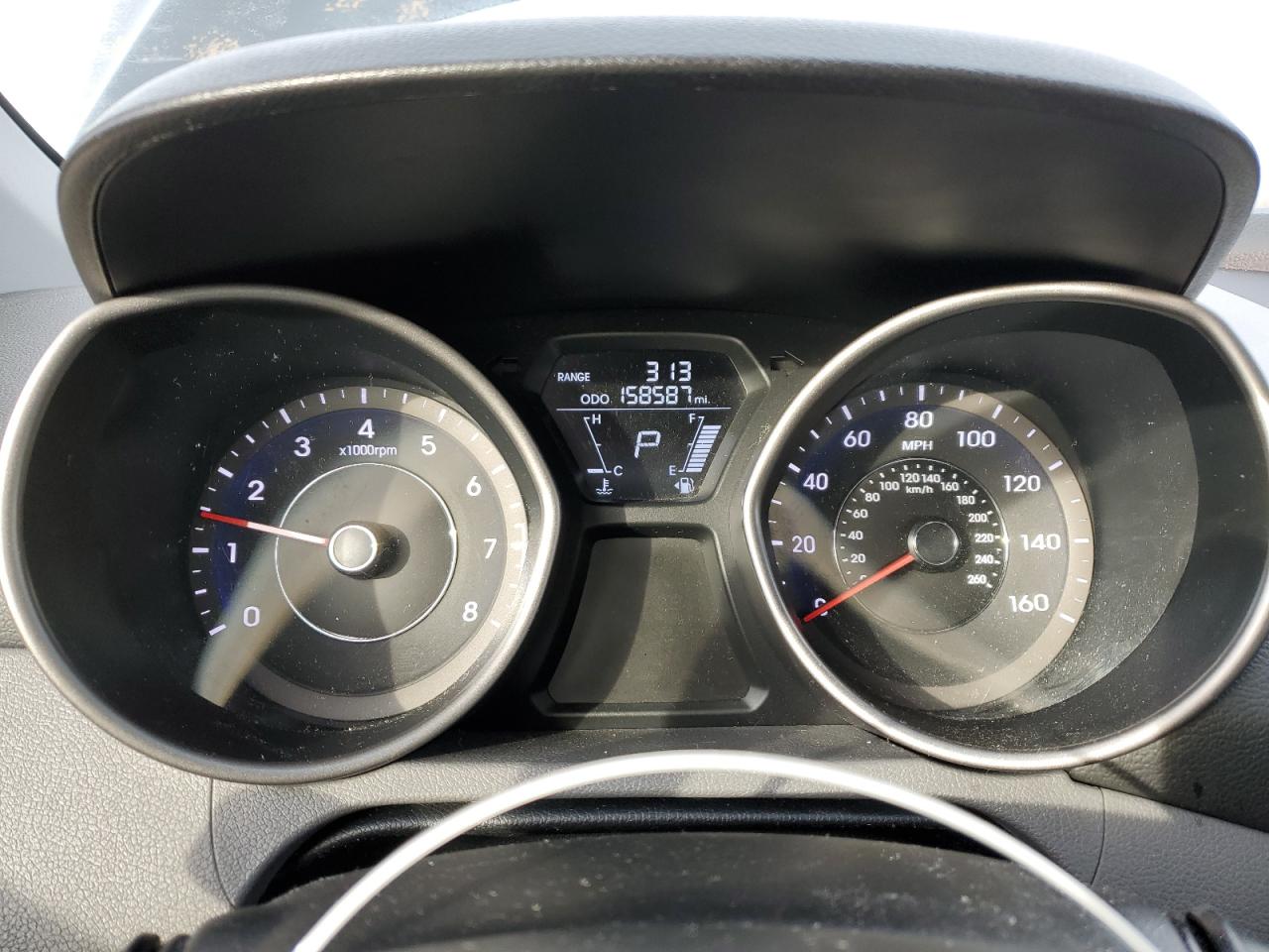 2013 Hyundai Elantra - Image 9