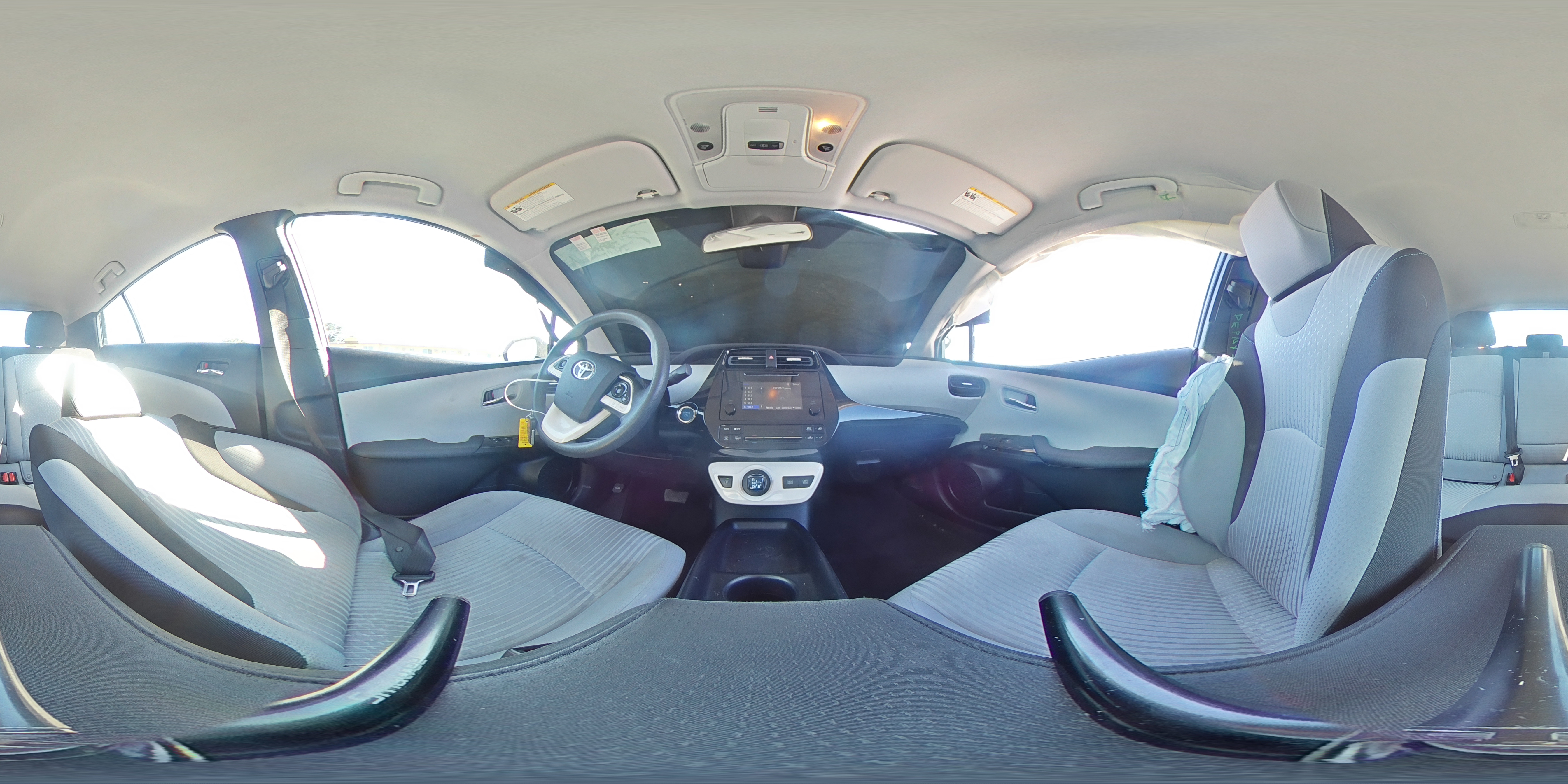 2018 Toyota Prius - Image 14