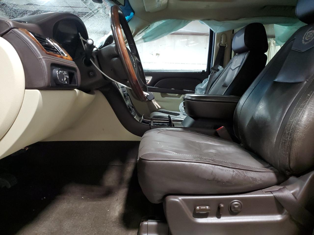 2011 Cadillac Escalade - Image 7