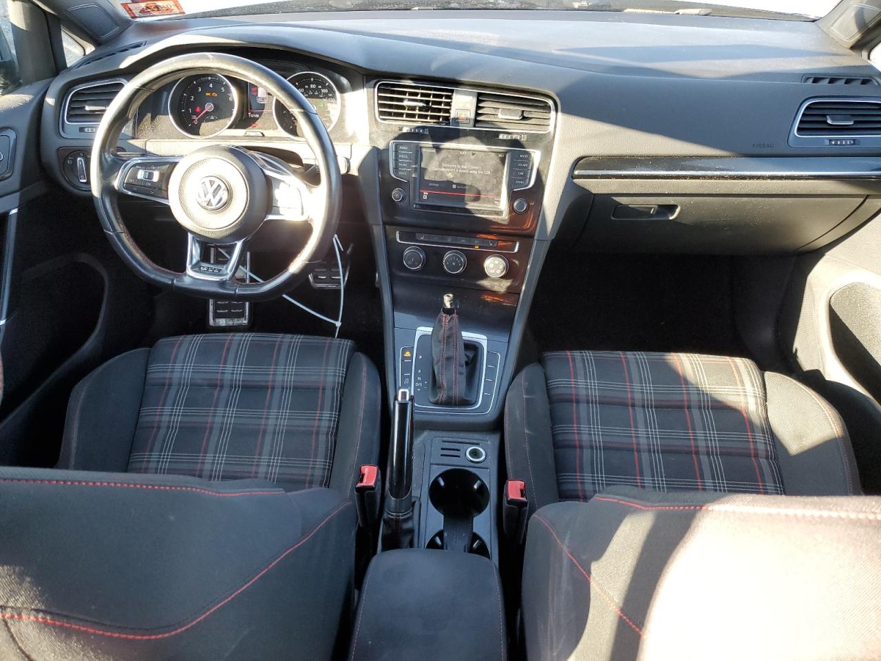 2017 Volkswagen GTI - Image 8