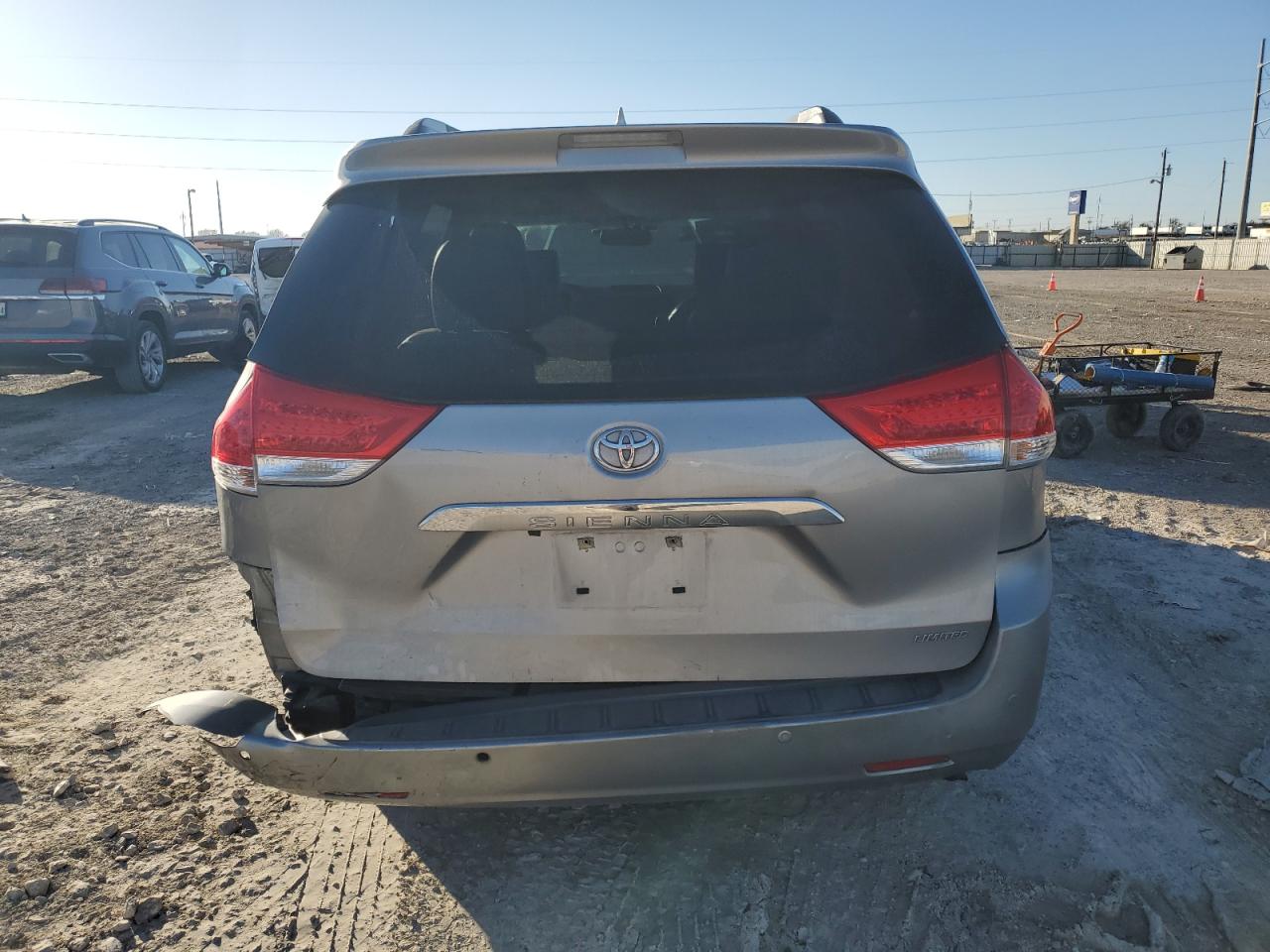 2011 Toyota Sienna - Image 6