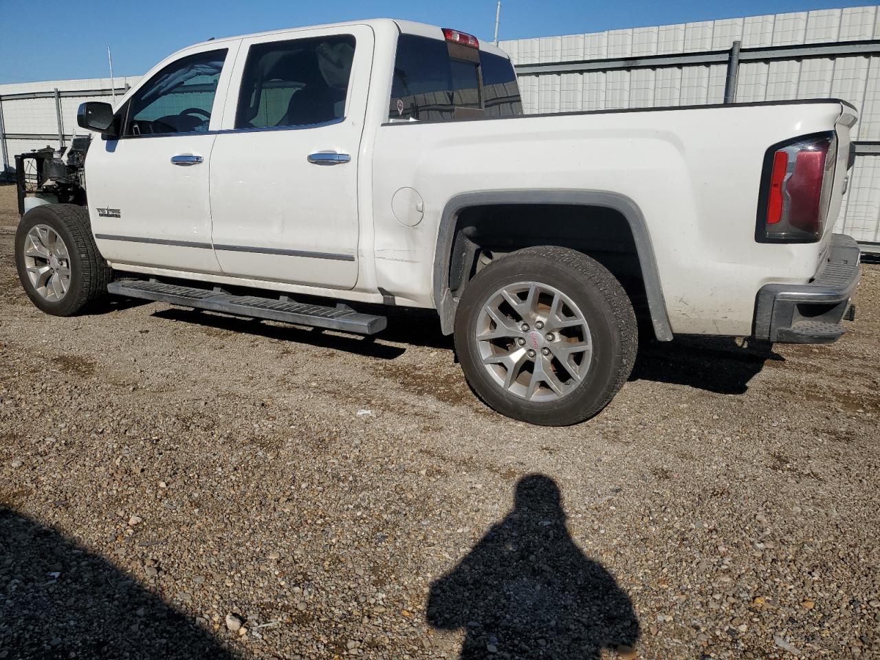 2017 GMC Sierra - Image 2